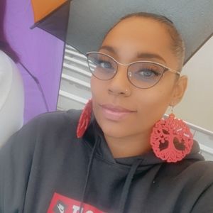 Meet your Posher, Marilyn